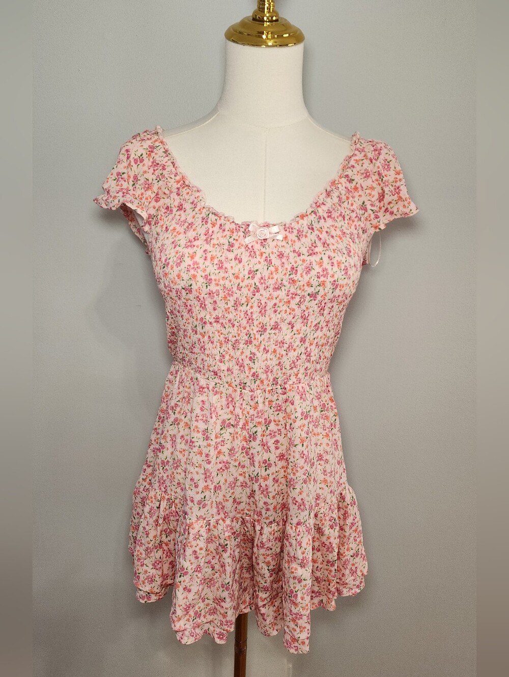 Romper Flutter-Sleeve Smocked Bodice Ruffled Hem 100% Rayon Pink Floral S